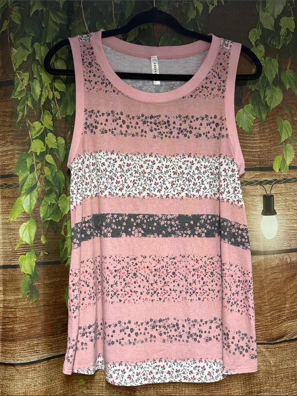 🦋Emerald Pink Floral Stripe Tank Top